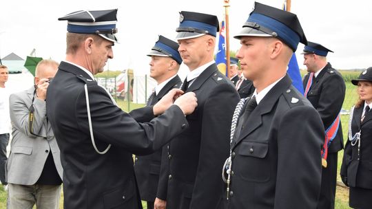 Strażacy OSP Gąski podczas uroczystości 100-lecia istnienia jednostki