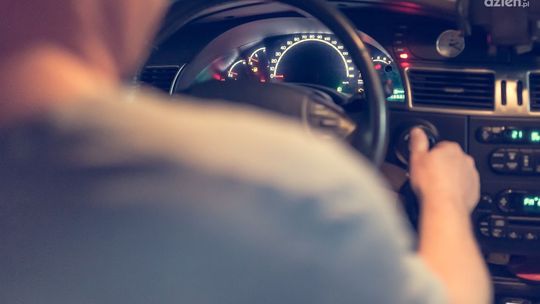 21-latek pędził ponad setką przez Ciechanów. Stracił prawo jazdy