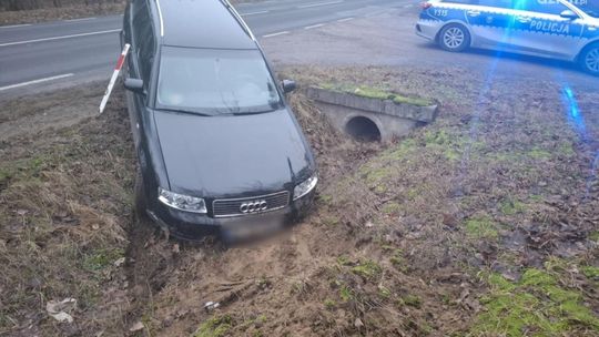 3,5 promila w wydychanym powietrzu. Wpadł, bo wjechał do rowu