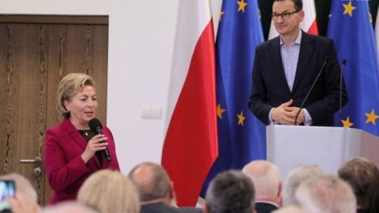 Anna Cicholska - taki Poseł to dopiero może!!!