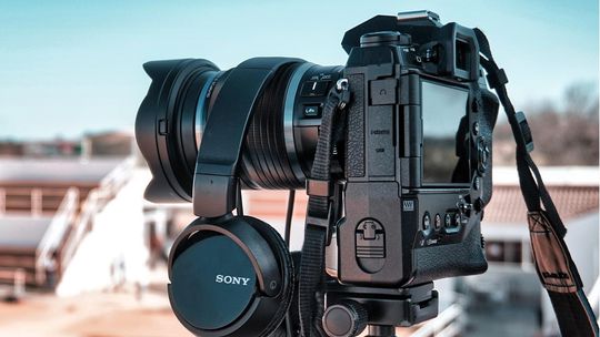 Aparat w dłoń! Wakacyjne warsztaty fotograficzne dla młodzieży w Raciążu