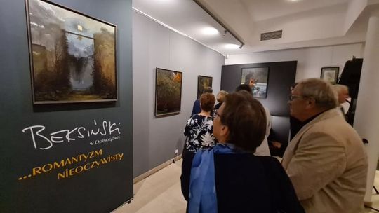„Beksiński w Opinogórze- Romantyzm Nieoczywisty”. Zobacz relację z kulturalnego wydarzenia jesieni!