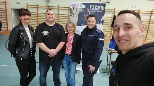 Bęsiu i DJ Yonas w ciechanowskich szkołach. Przestrzegali przed nałogami