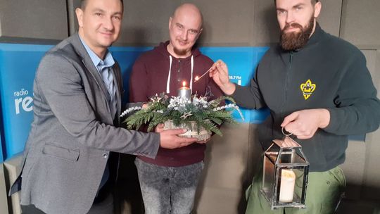 Betlejemskie Światło Pokoju dotarło do redakcji Radia Rekord Mazowsze i portalu cozadzien.pl