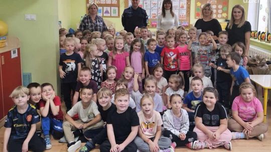 Bezpieczne Dzieci – edukacja od najmłodszych lat: jak policja z Ciechanowa kształtuje bezpieczne przyzwyczajenia