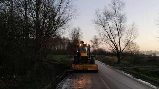 Błoto na drogach. Powiatowy Zarząd Dróg w Ciechanowie znów interweniował!