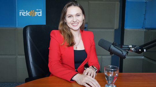 Daria Przewłocka, osteopatka i fizjoterapeutka, w gabinecie Centrum Ruchu Eskulap w Ciechanowie.
