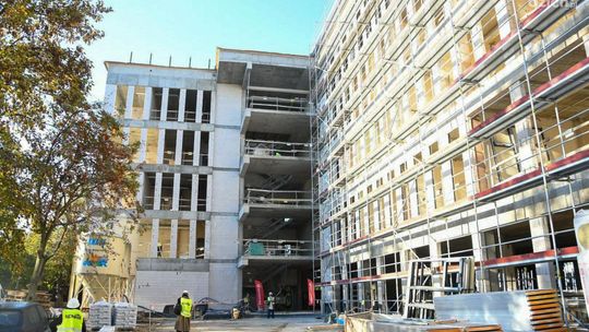 Centrum Administracyjne w Ciechanowie coraz bliżej otwarcia