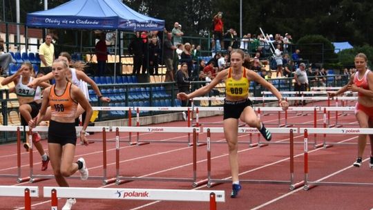 Ciechanów. Lekkoatletyczne zawody na miejskim stadionie