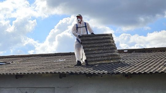 Ciechanów. Masz azbest na posesji? Musisz to zgłosić do końca stycznia