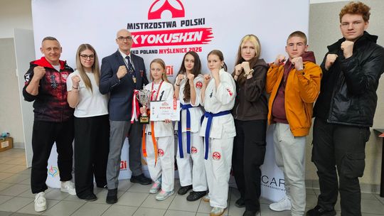 Karatecy po mistrzostwach w Myśłenicach