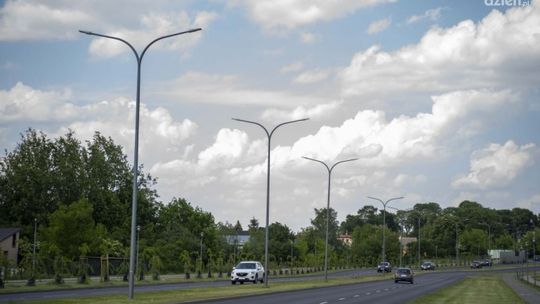 Ciechanów oszczędza i zarabia: Jak inwestycje w energooszczędne rozwiązania napędzają budżet miasta