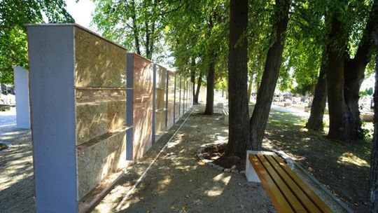Ciechanów. Rozbudowa kolumbarium na cmentarzu komunalnym