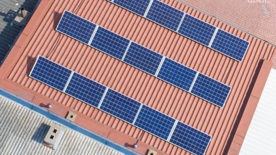 Ciechanów stawia na zieloną energię: Dofinansowanie dla właścicieli instalacji fotowoltaicznych