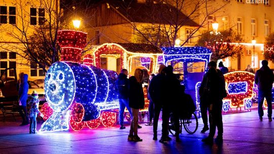 Ciechanów. Świąteczna iluminacja już rozbłysła!