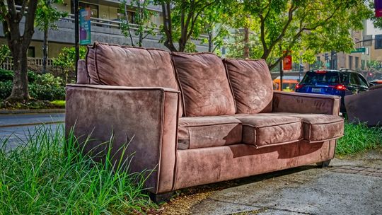 Ciechanów. Zamiast pod blok, oddaj do PSZOK – apel o estetykę podczas świątecznych porządków Ciechanów. Zamiast pod blok, oddaj do PSZOK – apel o estetykę podczas świątecznych porządków