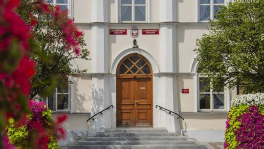 Ciechanowski ratusz: Czasowe zwolnienie z podatku dla 17 branż