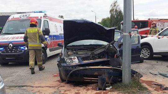 Cudem nie zginął żaden przechodzień. Kolizja na Sikorskiego przy "ryneczku" w Ciechanowie