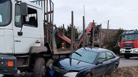 Cudem nikt nie ucierpiał. Osobówką jechała 4-osobowa rodzina