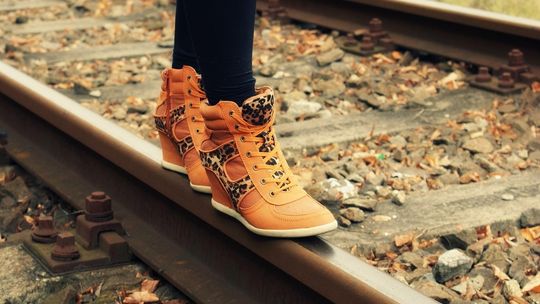 Czarna niedziela na torach: dwa wypadki pod Ciechanowem sparaliżowały ruch pociągów