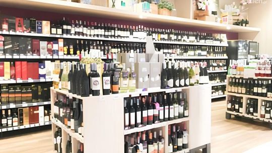 Czy w Ciechanowie zniknie nocna sprzedaż alkoholu? Miasto pyta mieszkańców