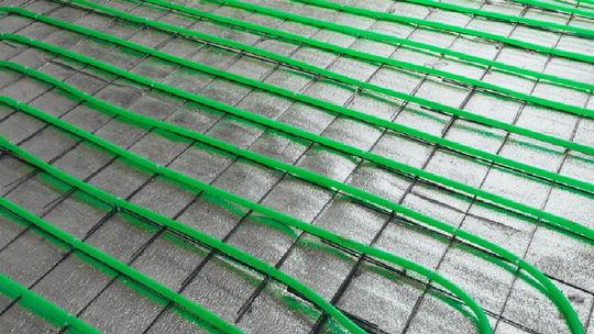 Czy warto inwestować w ogrzewanie podłogowe?