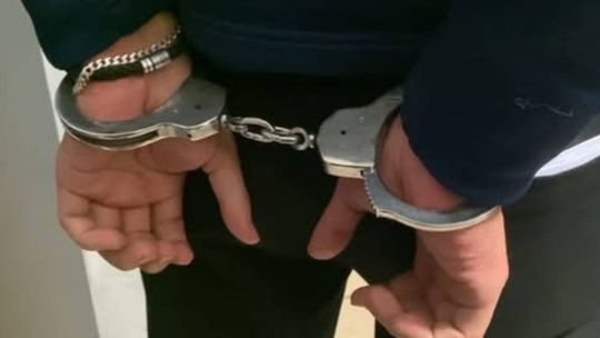 Zdemolował pokój. Potem znieważył funkcjonariusza