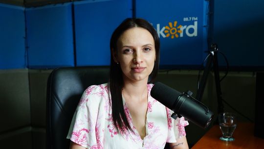 Emilia Miklaszewska w studiu Radia Rekord