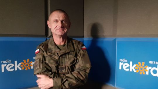 Dobry start, świetny "socjal," możliwość kariery - tak o ochotniczej służbie wojskowej mówił ppłk Artur Łęcki