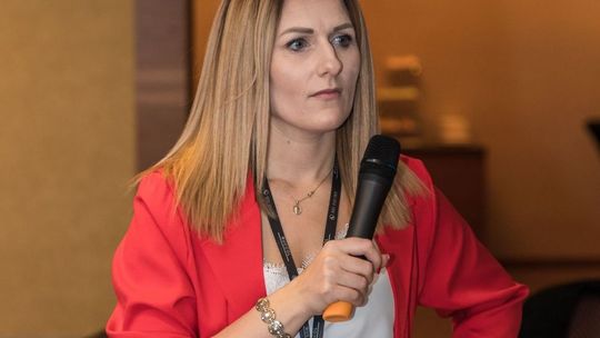 Dorota Szczygieł "ostro" pomaga w zdobyciu (często wielkich) unijnych pieniędzy. Daje sporo cennych praktycznych rad 