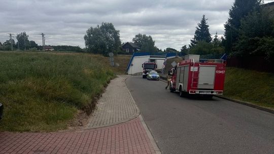 Dramatyczne zdarzenie w Sońsku: kobieta przygnieciona przez własne auto