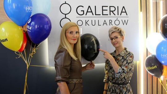 Dwie siostry w jednej galerii okularów