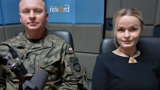 Elżbieta Obrębska - rzecznik prasowa i ppłk Grzegorz Podolszański - szef sztabu 5 MBOT w Radiu Rekord
