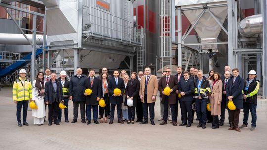 Energetyczna rewolucja w Ciechanowie. Miasto uniezależnia się od cen emisji CO2