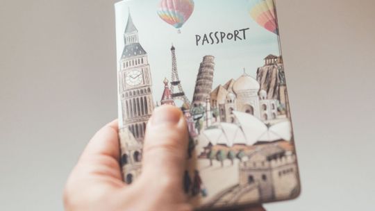 Etui na paszport - jak zadbać o bezpieczeństwo swojej podróży?