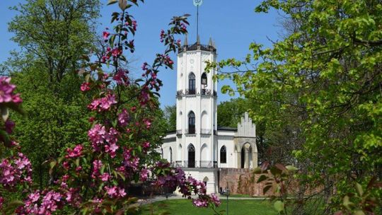 Majówka z wieszczem. Imieniny Zygmunta otwierają sezon w Opinogórze