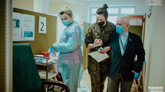 Infolinia WOT. Ponad 12 tysięcy połączeń odebranych od seniorów!