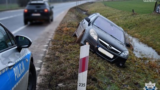 Jazdę zakończył w rowie i z ponad 2 promilami alkoholu we krwi