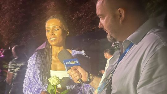 Jest kobietą pracującą - kocha teatr, kocha telewizję i kocha śpiewać. Aleksandra Szwed wystąpiła w Ciechanowie. Posłuchaj