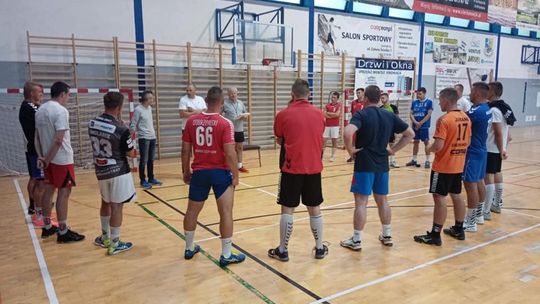 Jurand już trenuje. "Strzelaniny, wojny, gangów chleb powszedni"