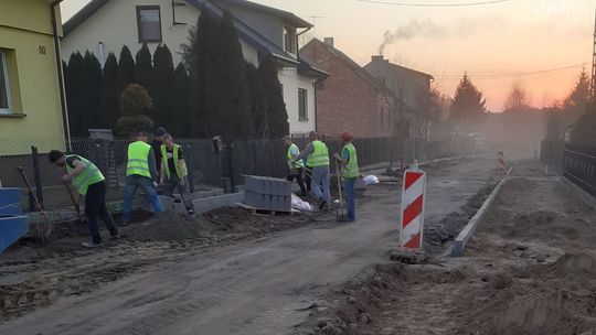 Już we wrześniu tego roku będzie można przejechać przez Rydzewo kompleksowo przebudowaną drogą