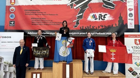Karolina Królikowska z "LKS Matsogi Ciechanów" zdobywa złoty medal Mistrzostw Polski Młodzieżowców w Taekwon-do ITF