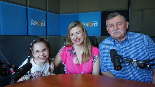 Anna, Aleksandra Zielińskie i Eugeniusz Nowak w studiu Radia Rekord Mazowsze