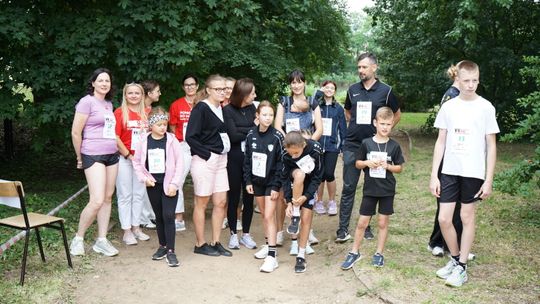 Kiełbaski z grilla, placki z bananów i rejestracja w DKMS. Piknik w Ciechanowie przyciągał nie tylko zapachem