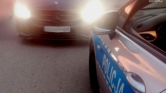 Kierowca mercedesa pędził 119 km/h w terenie zabudowanym