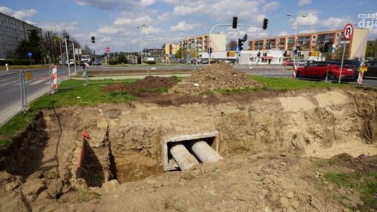 Kierowcy natrafiają na utrudnienia w ruchu w centrum Ciechanowa i na Aleksandrówce
