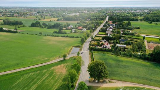 Kierowcy zyskają bezpieczną trasę. Blisko 21 milionów złotych na przebudowę drogi Ciechanów–Romanowo
