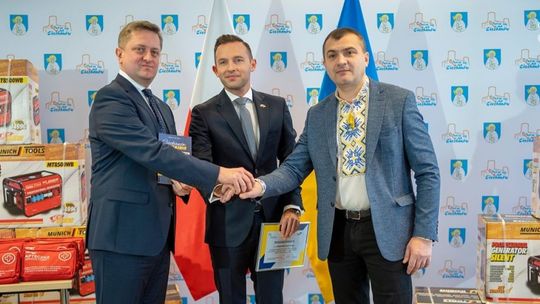 Kolejna pomoc dla Chmielnickiego. "Każdy mieszkaniec Ciechanowa jest dla nas bohaterem"