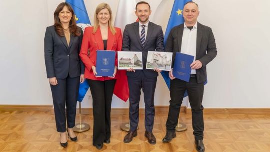 Podpisanie umowy na termomodernizację SP nr 6