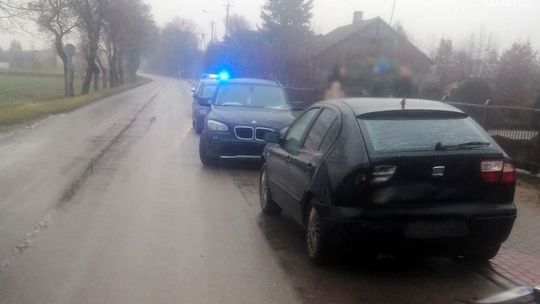 Kolizja w pobliżu szkoły podstawowej w Dzierzgowie – apel policji do kierowców